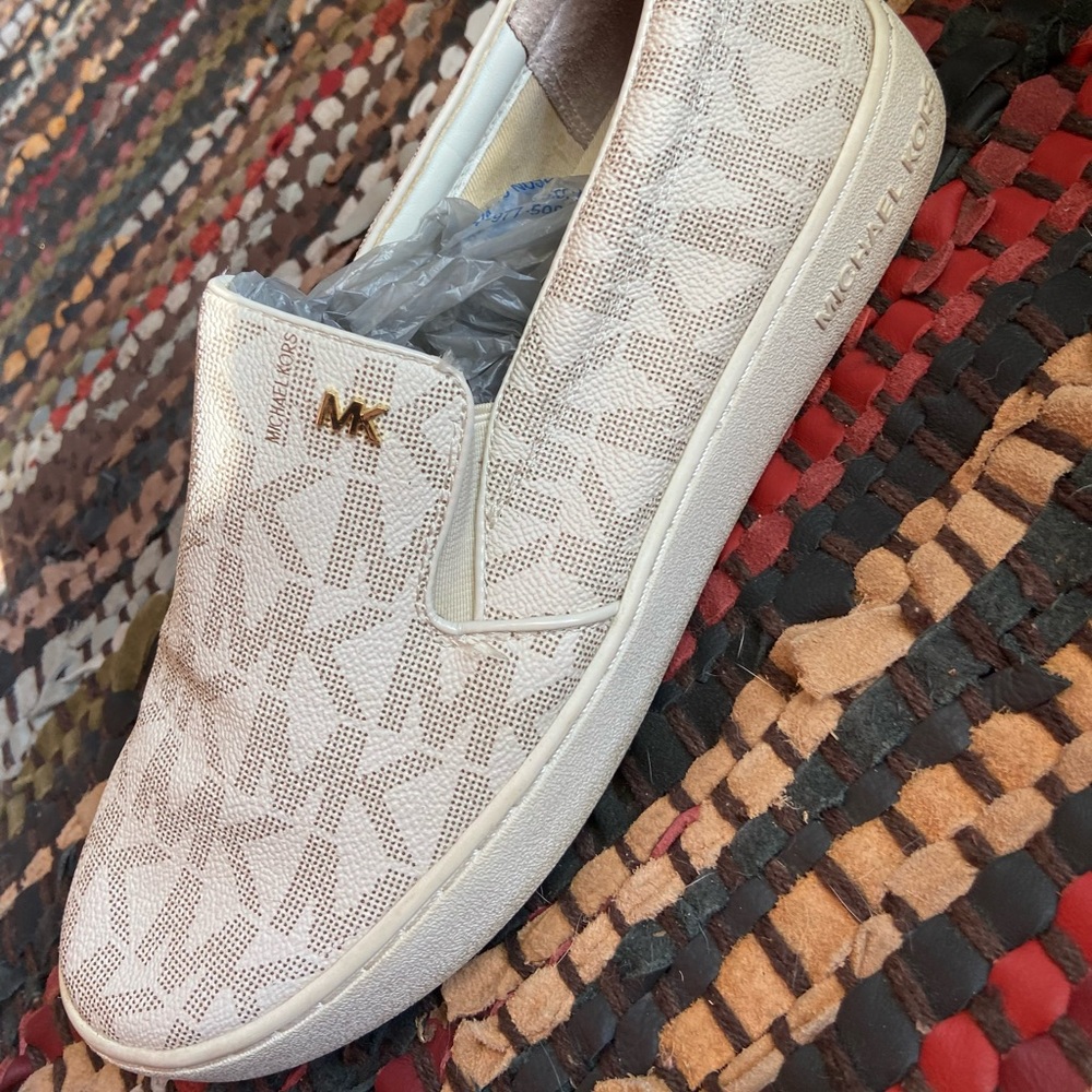 White Michael kors sneakers. Brand new. Size 9